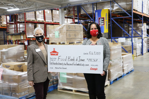 Millions of meals are making their way into communities across Iowa and the other 15 states that Casey's calls home. Pictured: Michelle Book, CEO of Food Bank of Iowa, and Ena Williams, Chief Operating Officer of Casey's. (Photo: Business Wire)